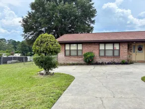 Awesome Unique, Brick Four Bedroom Lake House! - Image 2