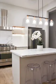 10-BR 4-BA Spacious Home in Trendy Duboce District - Image 3