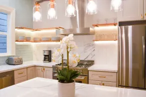 10-BR 4-BA Spacious Home in Trendy Duboce District - Image 2