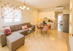 Ma Maison Rose - Image 4