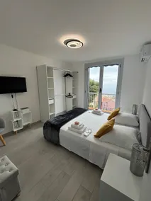 Comfortable apartment & Parking - Image 5