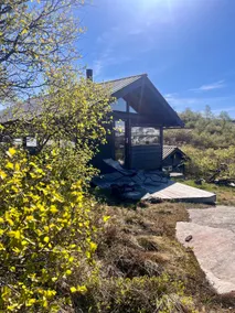Classic mountain cabin in great alpine terrain - Image 2