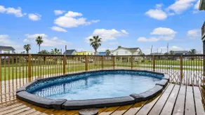 Spacious Home with Deck, Steps to the Beach - Image 2
