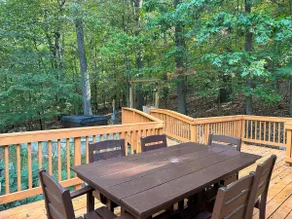 The Oculus - Huge Cabin with a Hot Tub! - Image 4