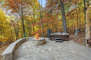 The Oculus - Huge Cabin with a Hot Tub! - Image 3