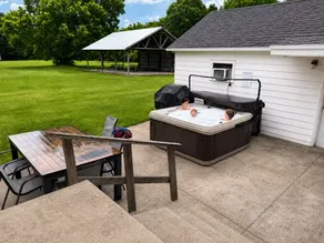 Bountiful Cabin + Hot Tub - Image 2