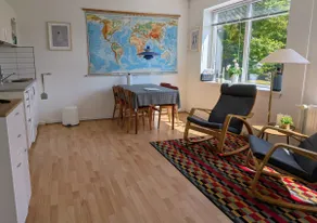 Large and cozy room with private bathroom and entrance - Image 3