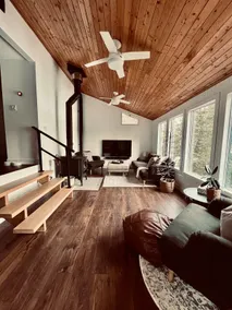 Yogi's Lakefront Cabin - Image 5