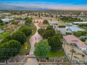 Chateau Giraffe, a Unique Luxurious Estate - Image 4