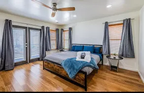 Modern 3 Bedroom in Foothills - Image 2