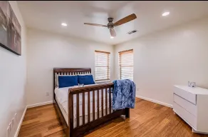 Modern 3 Bedroom in Foothills - Image 4