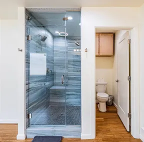 Modern 3 Bedroom in Foothills - Image 5