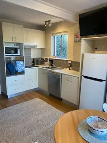 Flat in Leafy Farrer, Close to Canberra Hospital - Image 5