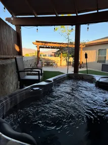 Desert Getaway with Jacuzzi - Image 5