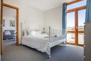 Casa Xanadu Carmona - Stylish villa with rooftop terrace and stunning views of Parador - Image 5