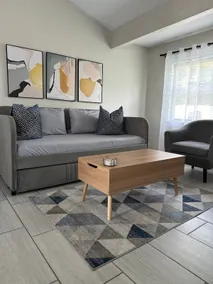 Blue apartment in Long Island, Ny - Image 4