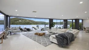 Waterfront/ pool/ spa/ sauna+ walk to cafes & rest - Image 2