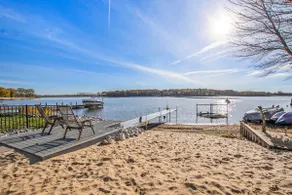 Mona Lake Haven – Relax & Explore the Lakeshore - Image 2