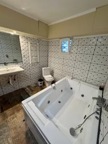 Jacuzzi Suites - Image 2