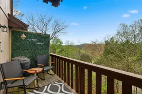 Holiday Island Escape w/ Panoramic Lake Views - Image 3