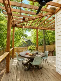 Designer Garden Home Downtown - Image 5