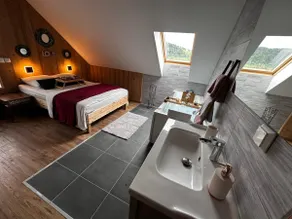 Les Chalets Bambi & Jacuzzi privatif - Image 3