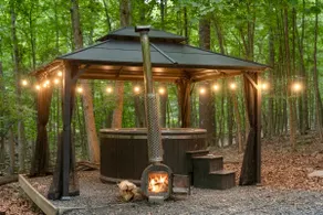 BLVCK Cabin 3 Hot Tub/Sauna Near Bushkill/Shawnee - Image 4