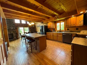 “Zakopane” Log House with Hot Tub - Clifford, PA - Image 4