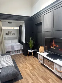 Cosy Studio Apartment - Image 2