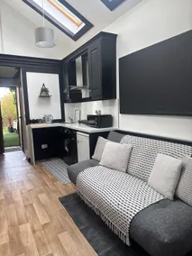 Cosy Studio Apartment - Image 3