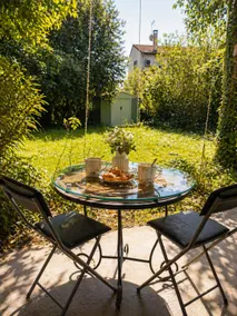 Quiet house near the city center with garden - Image 3