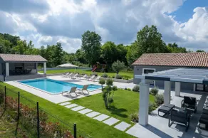 Villa Porta Aurea with Pool - Image 4