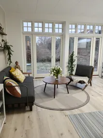 Exclusive villa apartment with garden - Image 2