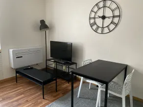 Large air-conditioned 1-bedroom apartment in the Saint-André district - Image 3