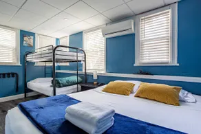 Luxurious 4BR-2BA-9 Beds | NYC | MetLife | Parking - Image 2