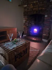 Paradise cottage, Hot tub, Dog friendly Offas Dyke - Image 2