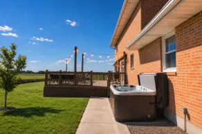 Family Retreat Sleeps 14 + Hot Tub & Fire Pit - Image 3