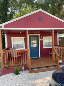 Unique Red Cabin in the Piney Woods - Image 2