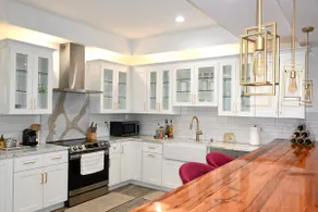 Modern cozy, pet friendly - Image 2