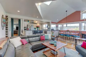 Lakeview Balcony 2BR for Outdoor Group Dining • AC - Image 4