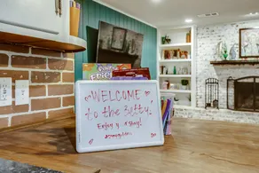 The Betty: Hot Tub | Sleeps 10 | Fire Pit - Image 4