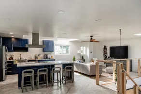 Townhouse on the Beach - Image 2