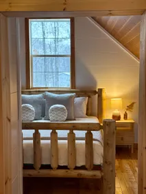 Log cabin on the hill - Image 3