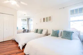 Le Plateau Apartment Near Mont-Royal Ave & Parks - Image 3