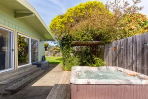 Pet Friendly, Stylish Home Complete With Hot-Tub! - Image 2