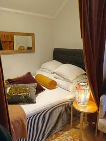 Attic apartment with alcove & bathtub - Anna Josefinas Stay - Image 3