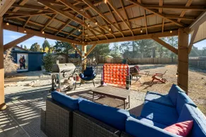 Cozy fully fenced home, dog-friendly, no fee • 6 beds • game room - Image 4
