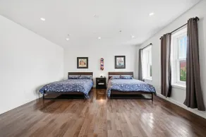 Beautiful 4th Floor Walkup with River Views - Image 5