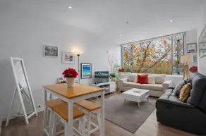 2BR Urban Sporting Delight facing MCG+AC-sleeps 5 - Image 2
