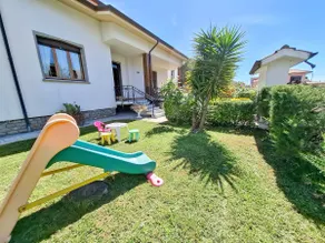 Al mare, 3 camere, giardino e posti auto privati, nei dintorni Lerici e 5 Terre - Image 2